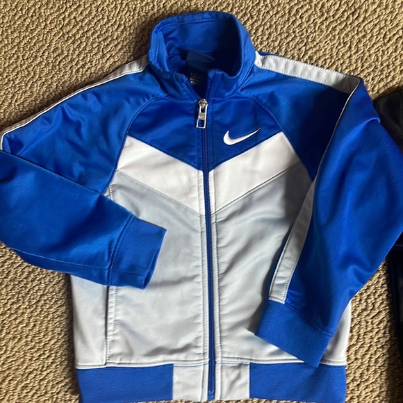 Nike jackets (bundle of 2). Size 4. Great condition! - Picture 2 of 10